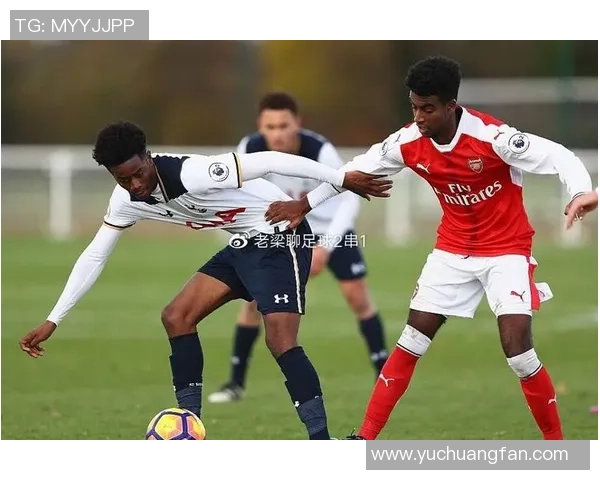 老梁深度剖析足球明星背后的故事与成就解析