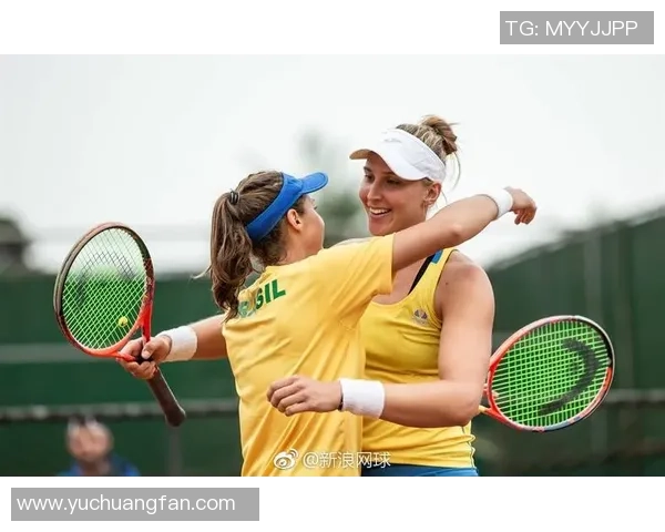 西安网球队在联合会杯中的团队协作展现出卓越的竞技精神与默契配合 西安网球队在联合会杯中的团队协作展现出卓越的竞技精神与默契配合